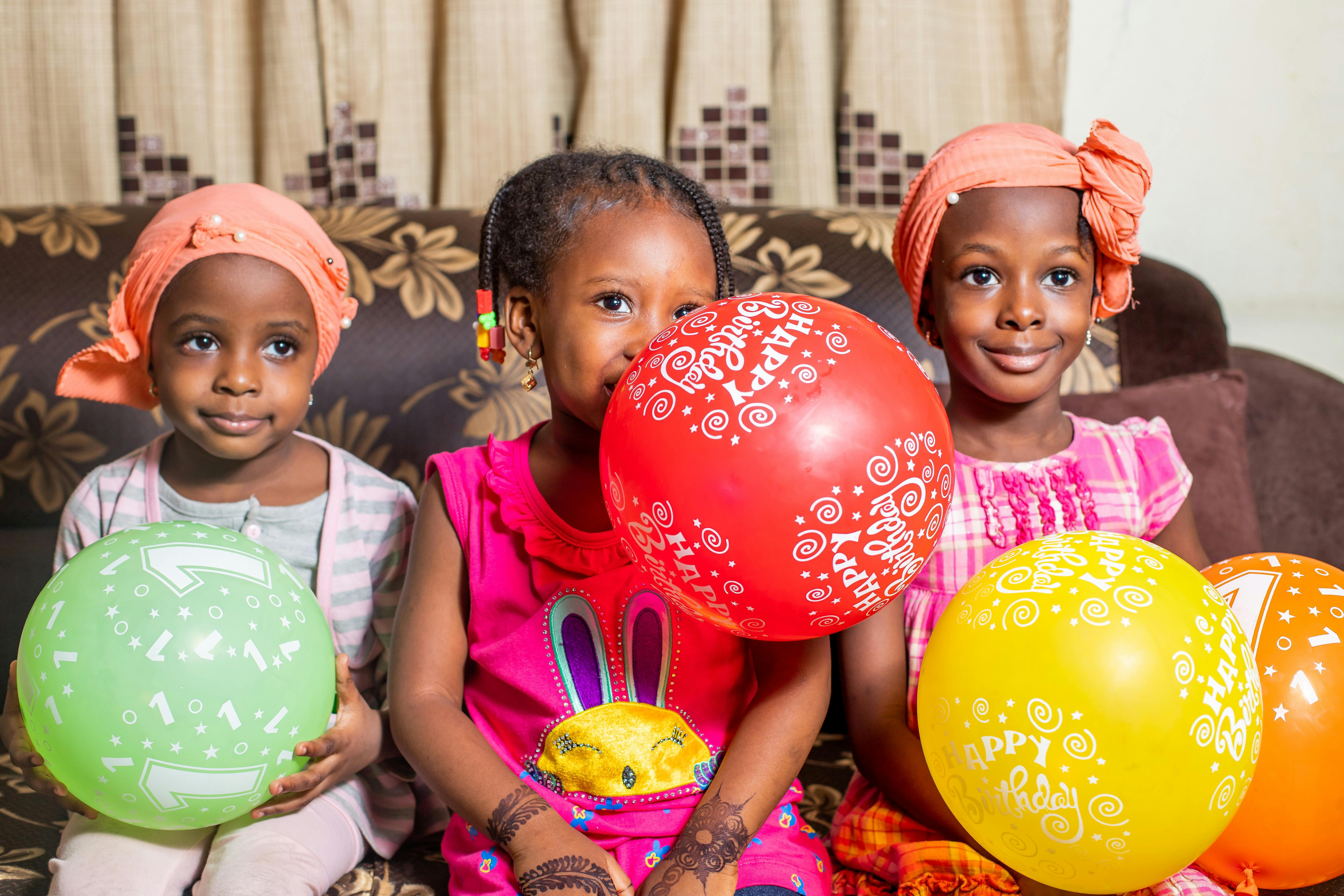 动漫海报：白昼夜行人